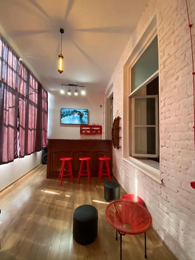Alloggio in famiglia Appartamento Red Door Tbilisi